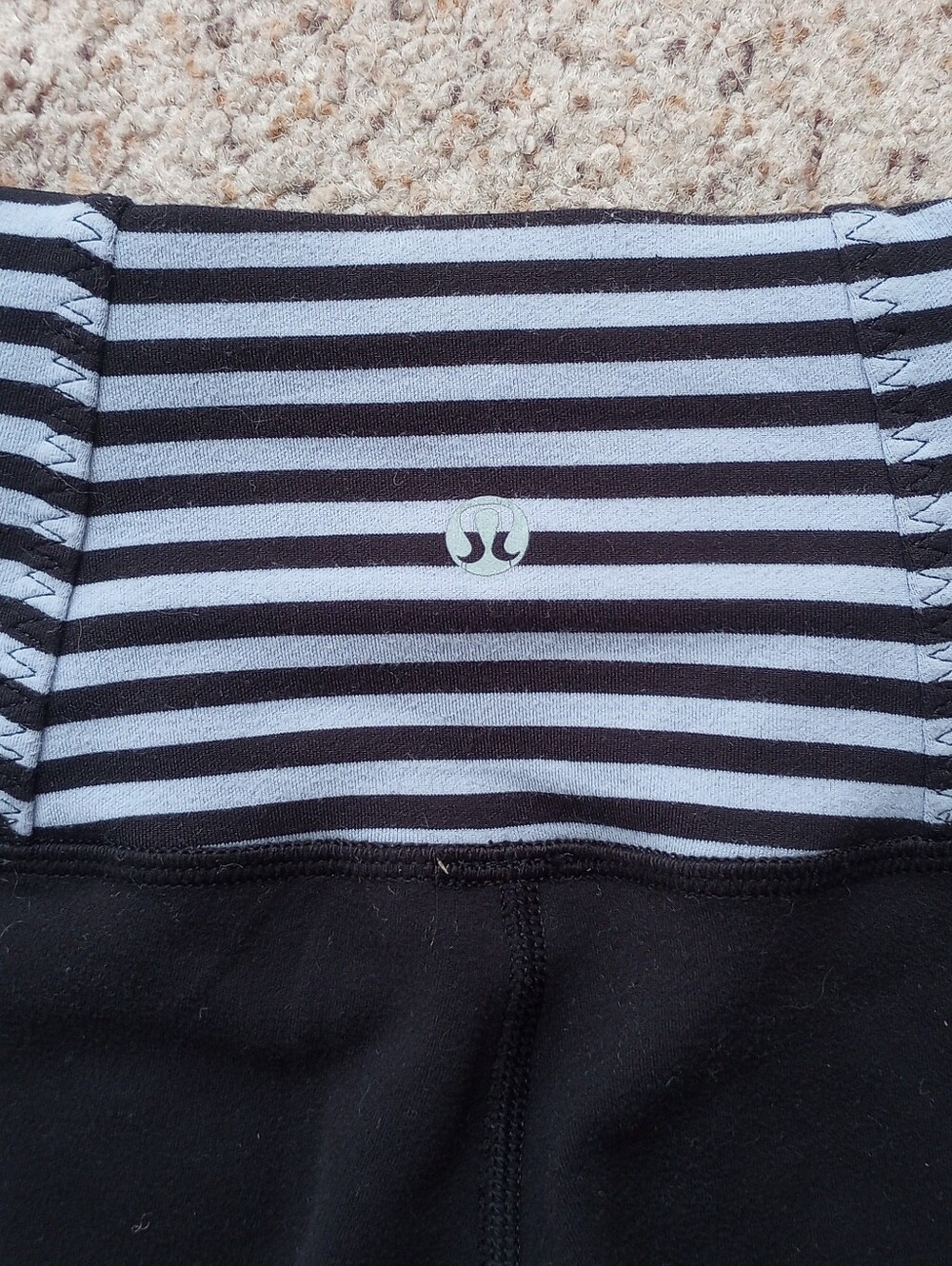 Lululemon Stripe Leggings Size 4 Activewear Gym Fitness Pilates Workout Style